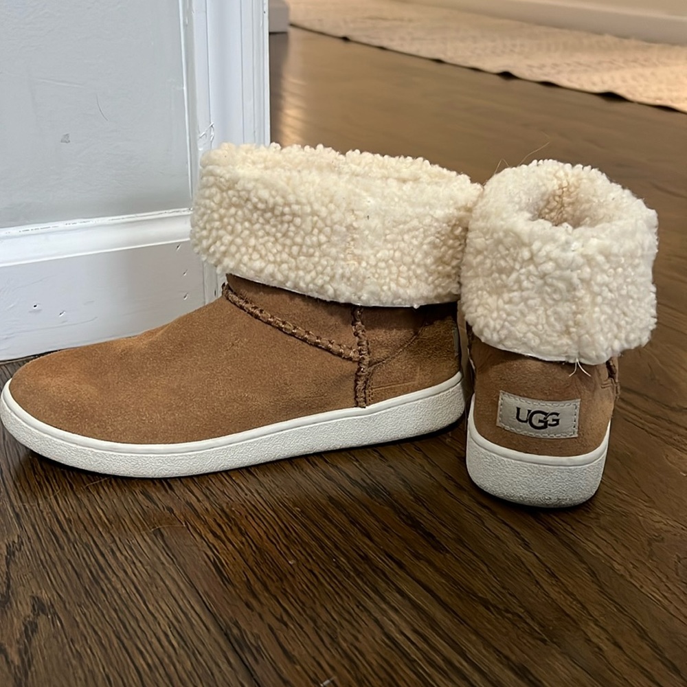 UGG boot size 7.5